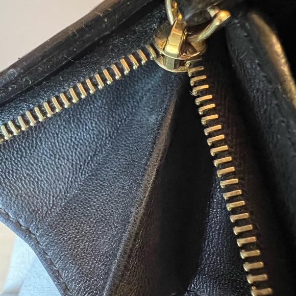 BOTTEGA VENETA Intrecciato Black Kisslock Wallet with Zipper Compartment - Picture 15 of 16